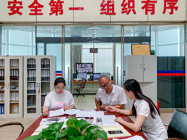 6月20日，運行指揮中心協(xié)同各保障單位組織開展了2019年大面積航班延誤應急處置演練。.png
